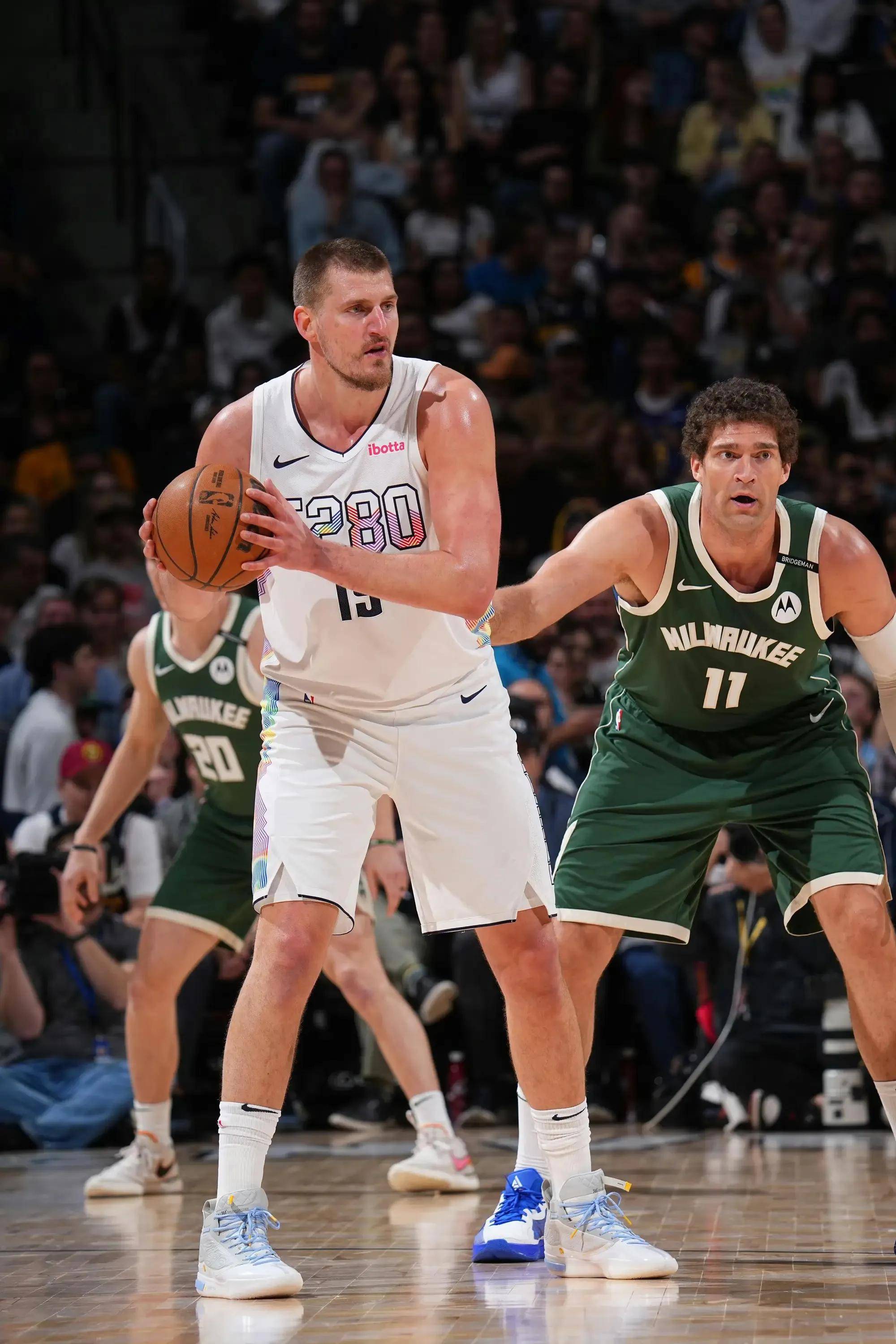 现了新的悬 现了新的悬